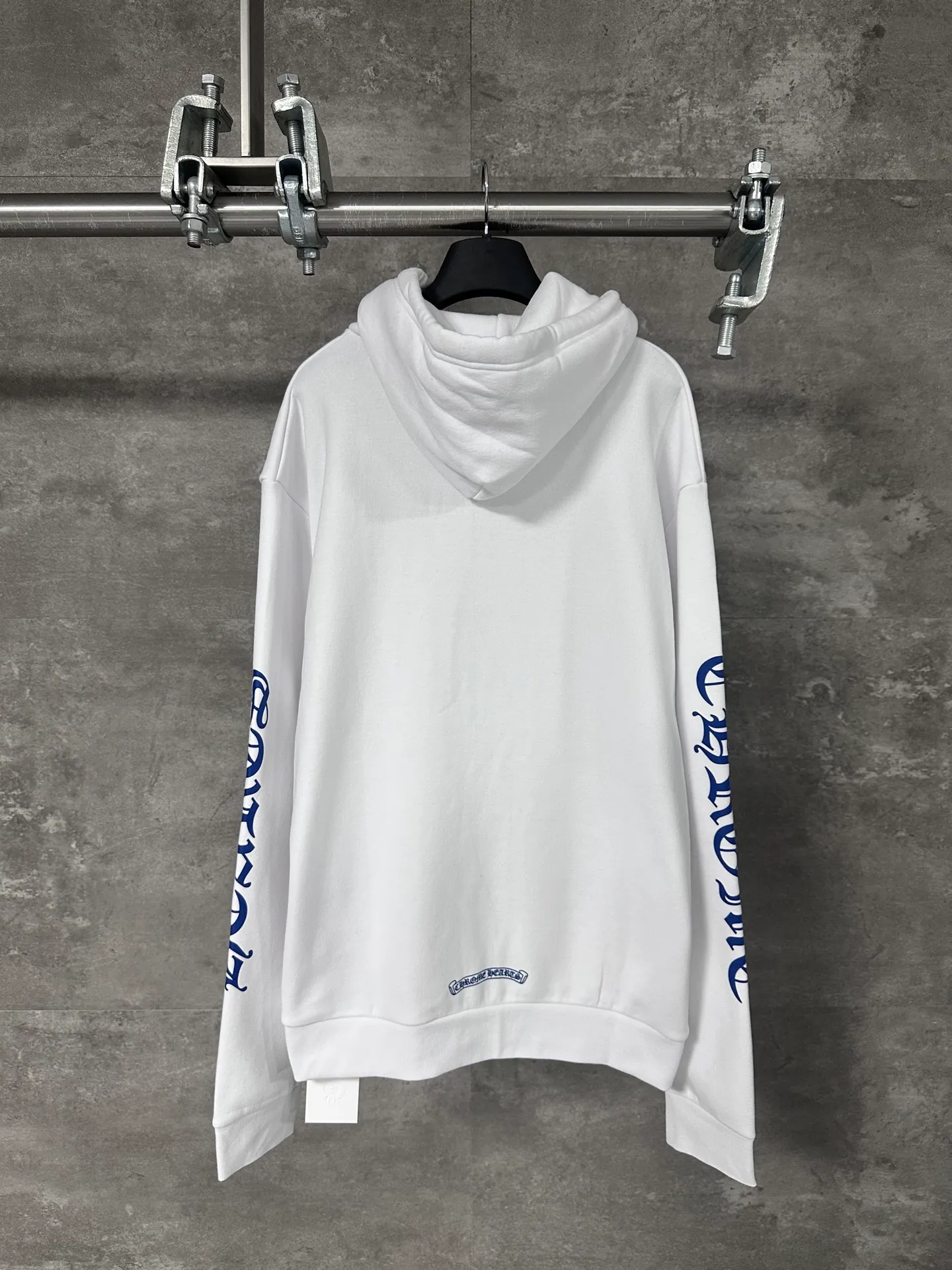P350 💰 Chrome Hearte/Chrome Heart's new Ch blue Sanskrit printed zipper hooded sweatshirt is made of high-quality cotton fabrics and has a loose shoulder cut that is not flattering on the figure. It can provide the wearer with a comfortable and comfortable wearing experience while creating a casual and lazy fashion atmosphere. Size: S/M/L